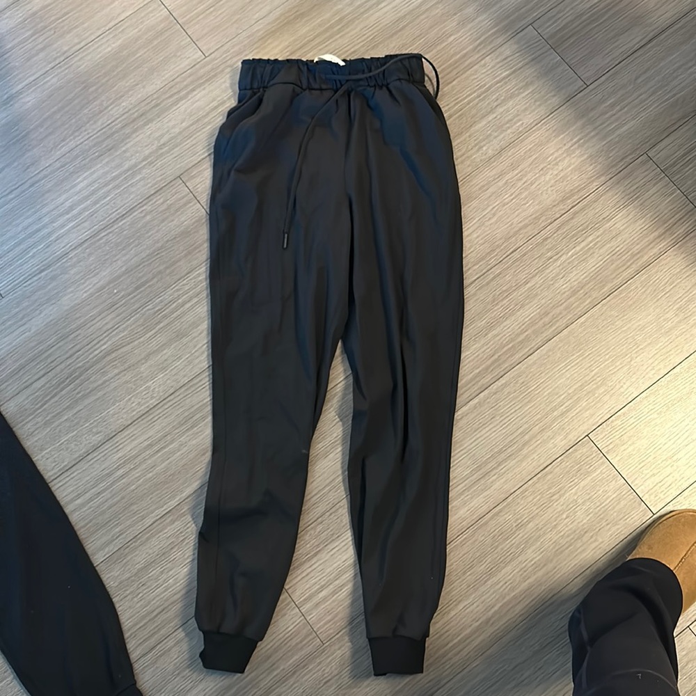 Lulu joggers